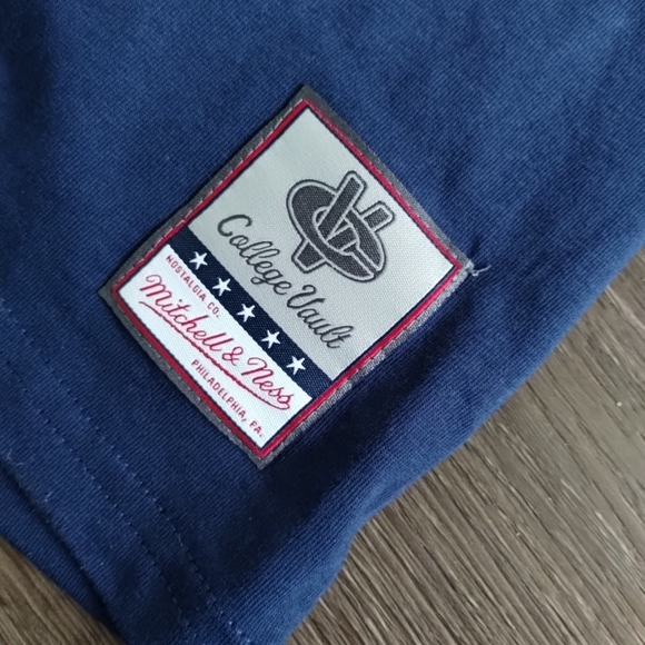 Medium Large Mens Mitchell & Ness Georgetown Hoyas Champ City Tee Shirt - Picture 4 of 11